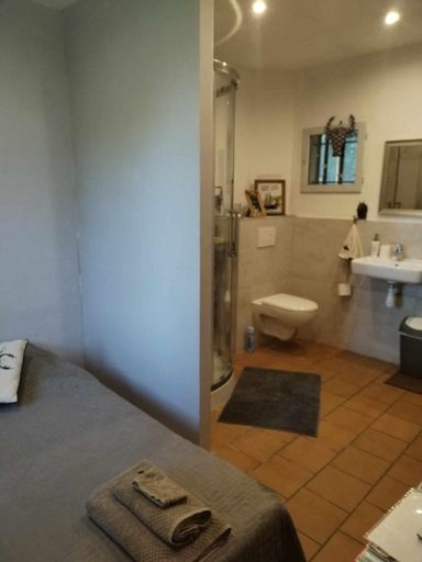 Bathroom, Ancienne Gare Camargue, Bouches-du-Rhône