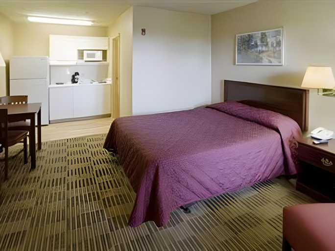 Bedroom 2, Hotel Cincinnati - Sharonville, Hamilton