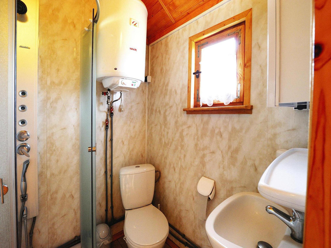 Bathroom, Holiday Home in Jaroslawiec near Beach, Sławno