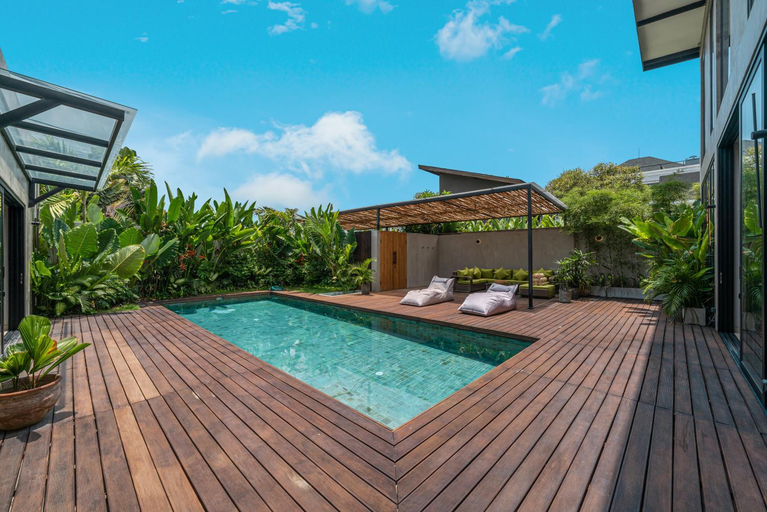 4, Impressive 4BR Villa Close to The Beach!, Badung