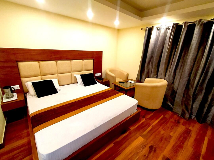 Bedroom 2, Hotel Samrat - On Mall Road , Dehradun
