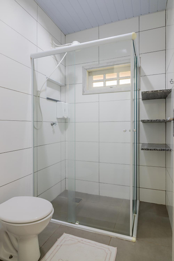 Bathroom, Pousada Chales do Thermas, São Pedro