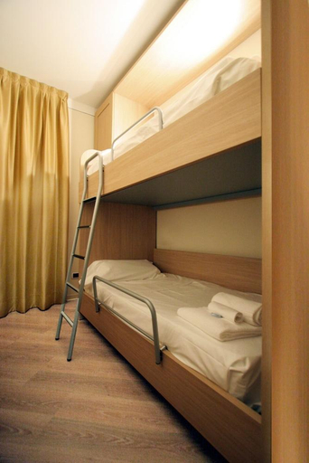 Bedroom 3, Lake Garda Resort, Brescia
