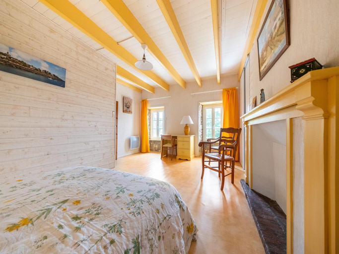 Bedroom 2, Stone-house cottage in Saussey with garden, Manche