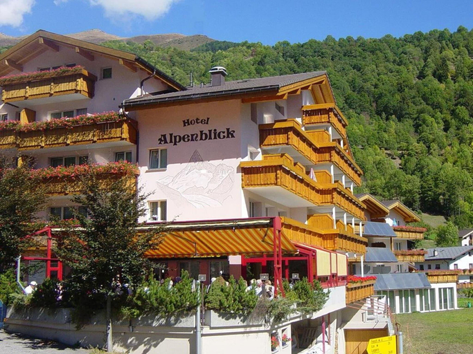 Others 3, Elegant Fieschertal Alpine Chalet for 8, Goms