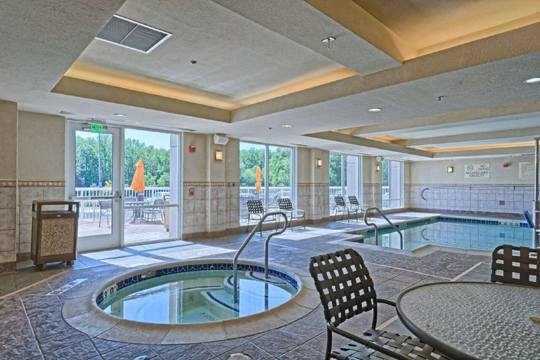Sport & Beauty 5, Hilton Garden Inn by Hilton Mount Laurel, Burlington