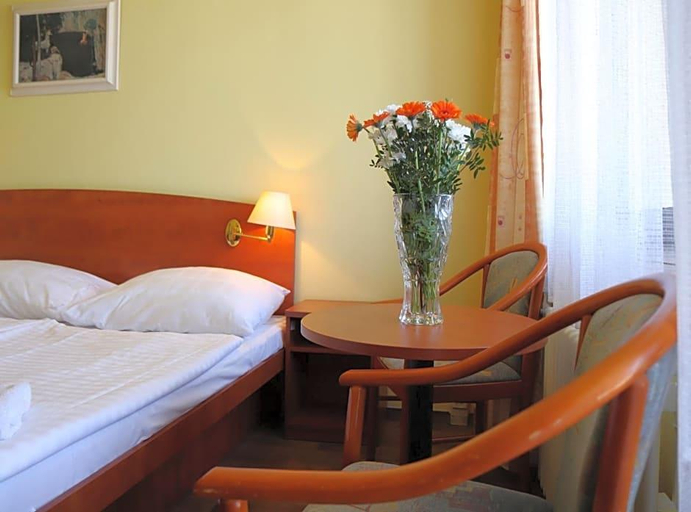 Bedroom 3, Hotel Krystal, Praha 6
