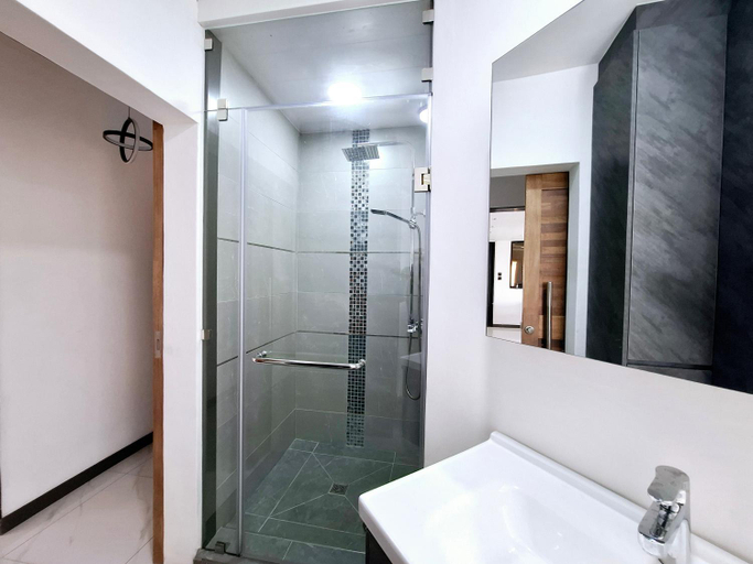 Bathroom 3, Peaceful Apartments with Pool - West Villa