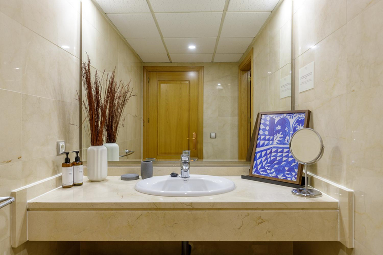 Bathroom 2, Beach Malagueta by Caleta Homes, Málaga