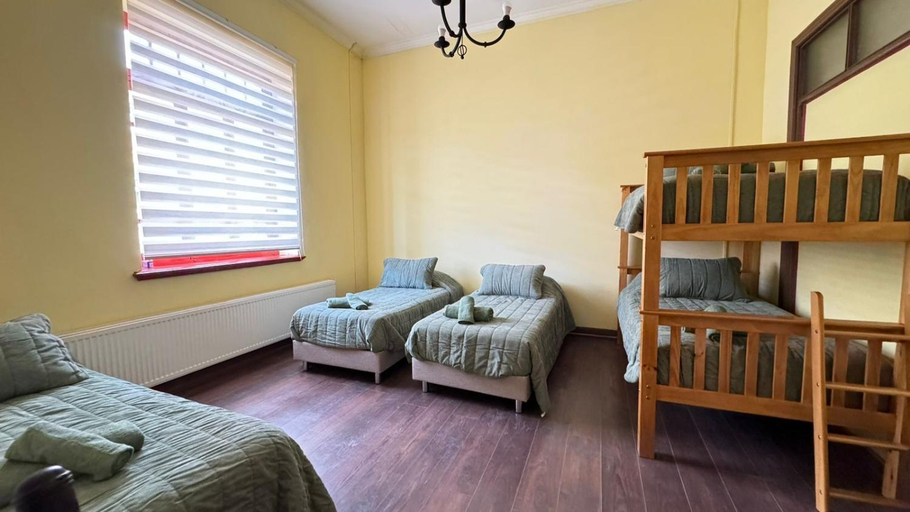 Others 3, Hostal Micalvi, Magallanes