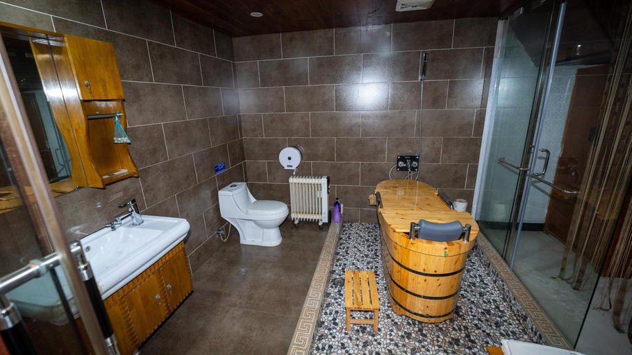Bathroom 4, Shaoxing Luxun Native Place International Youth Hostel, Shaoxing