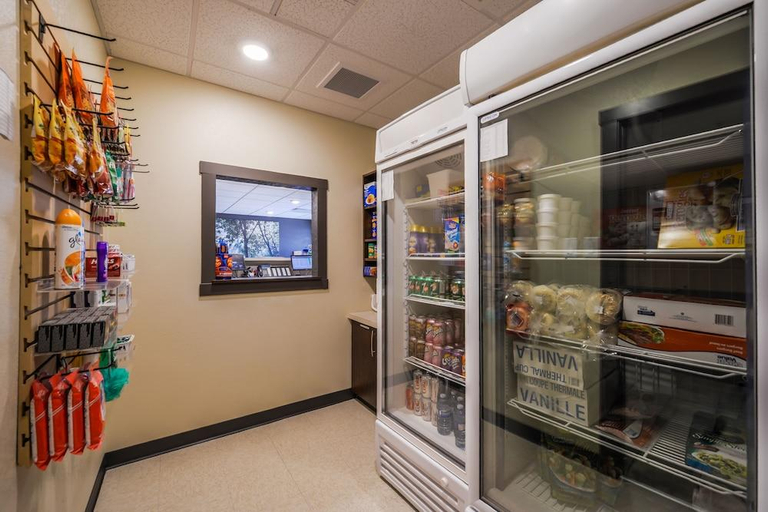 Food & Drinks 5, Suburban Extended Stay Hotel, Division No. 13