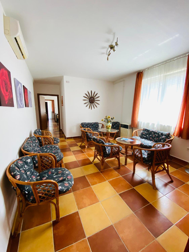 Others 2, Gabi Lux Apartman, Hajdúszoboszló