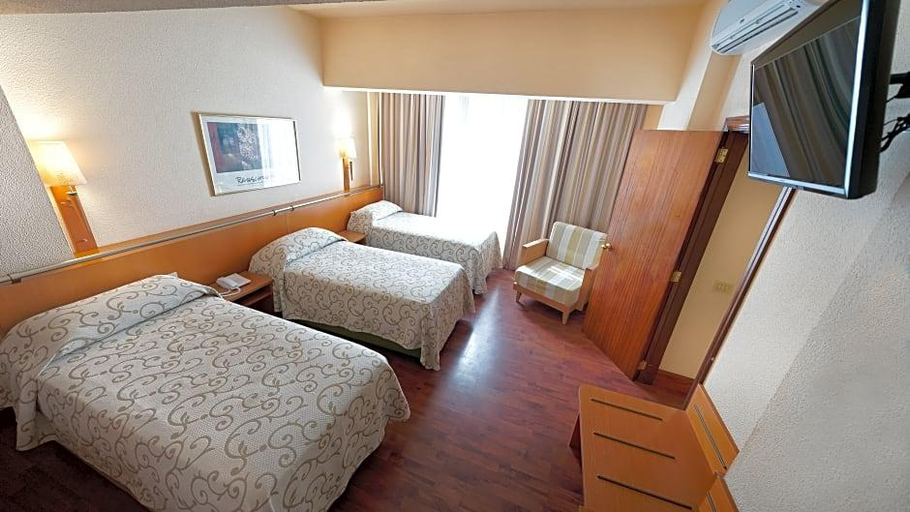 Bedroom 2, Bull Astoria, Las Palmas