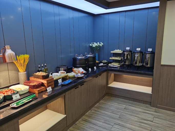 Food & Drinks 5, Hanting Hotel Qingdao University Maidao Metro Station, Qingdao