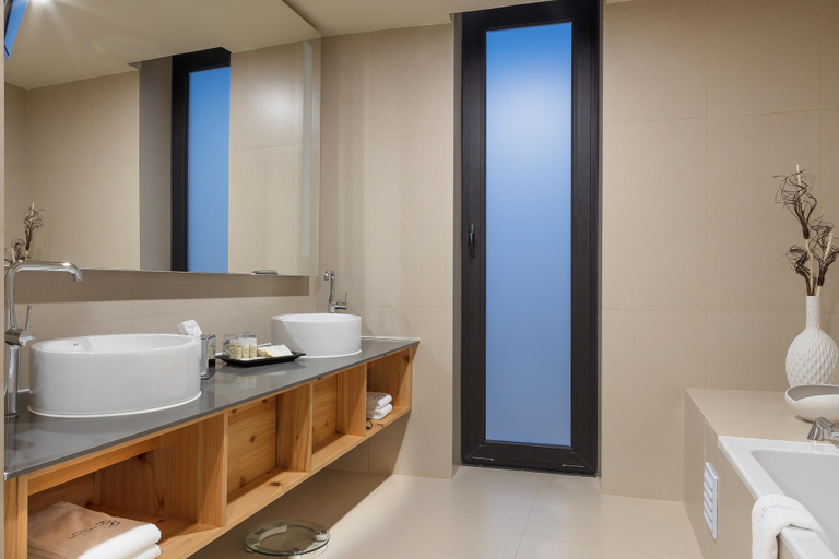 Bathroom 5, Pedras do Mar Resort & Spa, Ponta Delgada