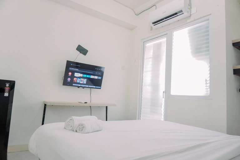 Bedroom 5, Good Deal and Nice Studio Green Pramuka City Apartment By Travelio, Central Jakarta
