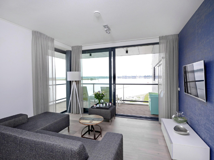 Others 2, Apartment in Veere with Marina Views