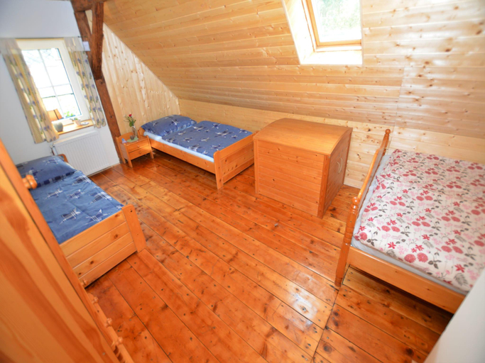 Others 4, Cottage in Liberec with Sauna and Ski Nearby, Liberec