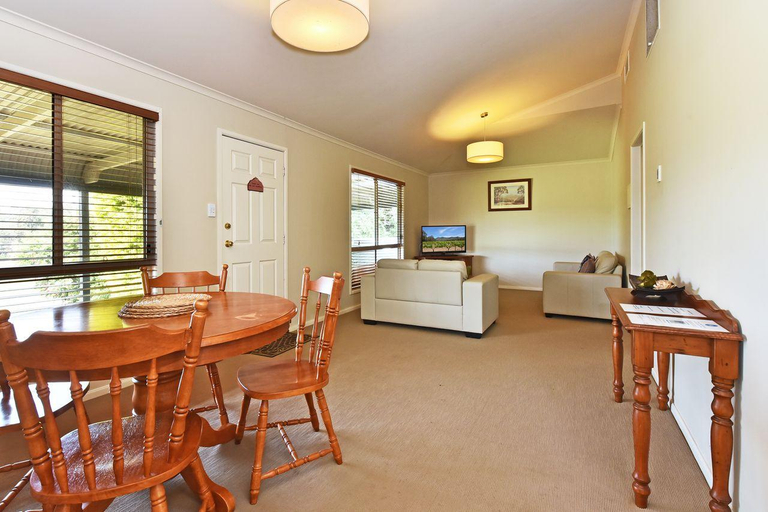 Others 5, Palmers Lane Vineyard Cottage, Cessnock