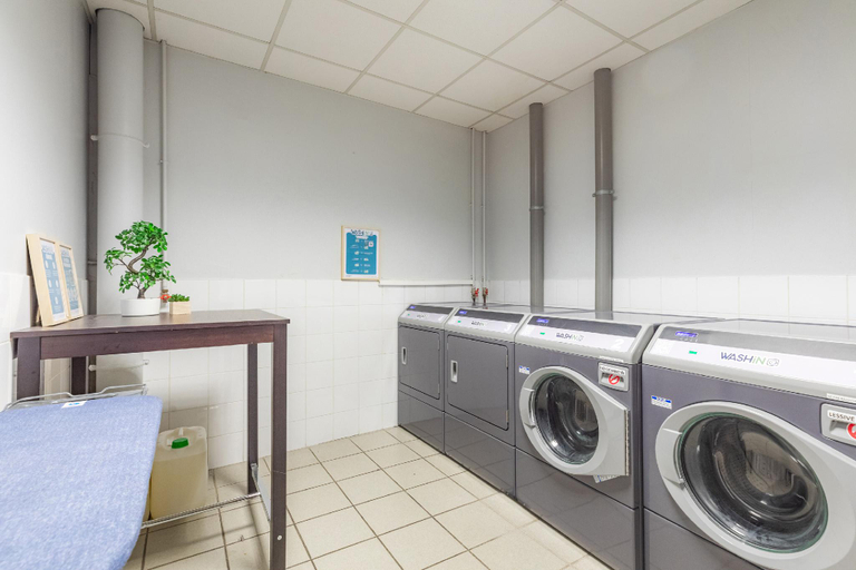 Bathroom 3, Appart'City Confort Lyon Gerland, Rhône
