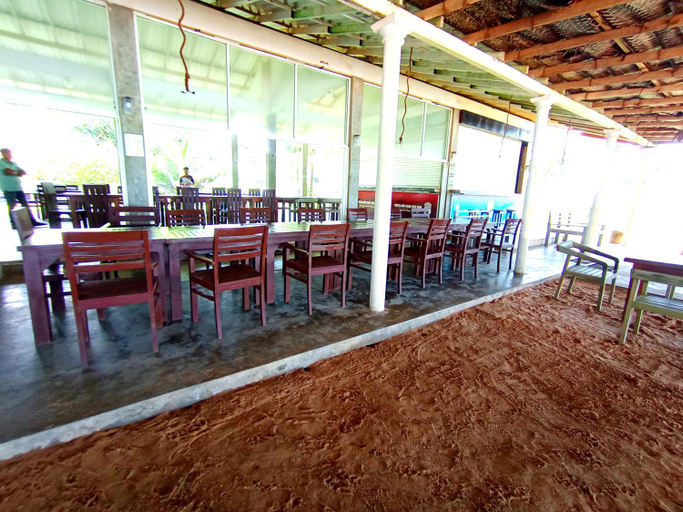 Food & Drinks 4, Giragala Village, Weligama