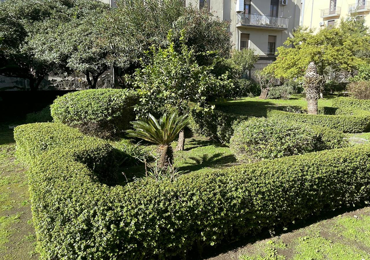 Others 4, Mi casa tu casa - Guest House, Catania