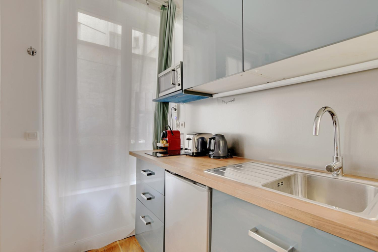 Kitchen 5, A Sweet Studio in Montparnasse - Boulevard du Montparnasse, Paris