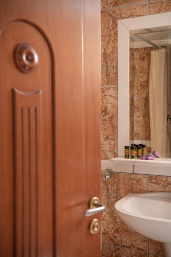 Bathroom 5, Caldera Bay, Crete