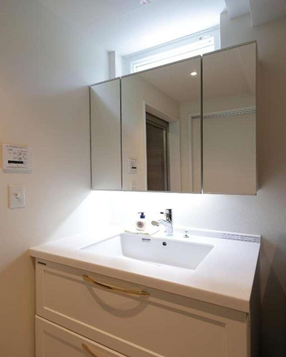 Bathroom 5, Enoshima Style, Fujisawa