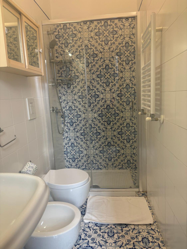 Others 2, Folle Citta B&B, Napoli