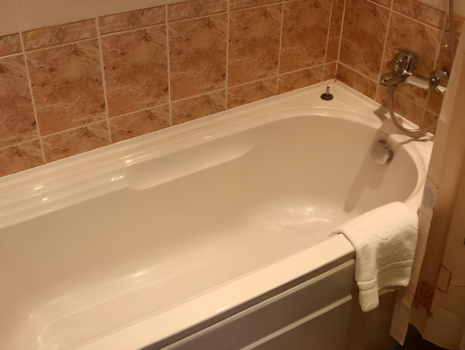 Bathroom 5, Triumph Holiday Village, Nesebar