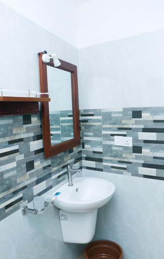 Bathroom 3, G V N Villa Ahangama, Habaraduwa