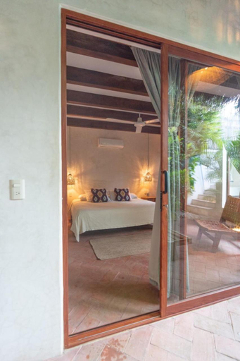 2, Casa Coconut, Dist. Pochutla