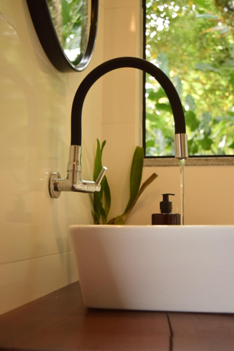 Bathroom 3, Segunda Casa, Parati