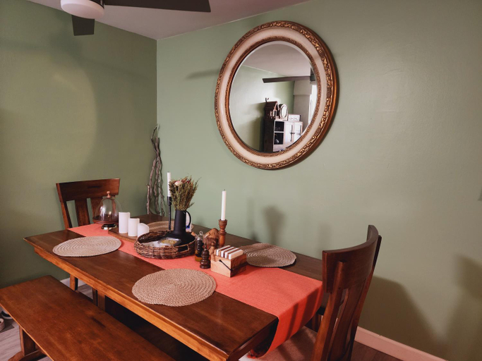 2, Cozy Private Room & Bath Central Location LA, Los Angeles