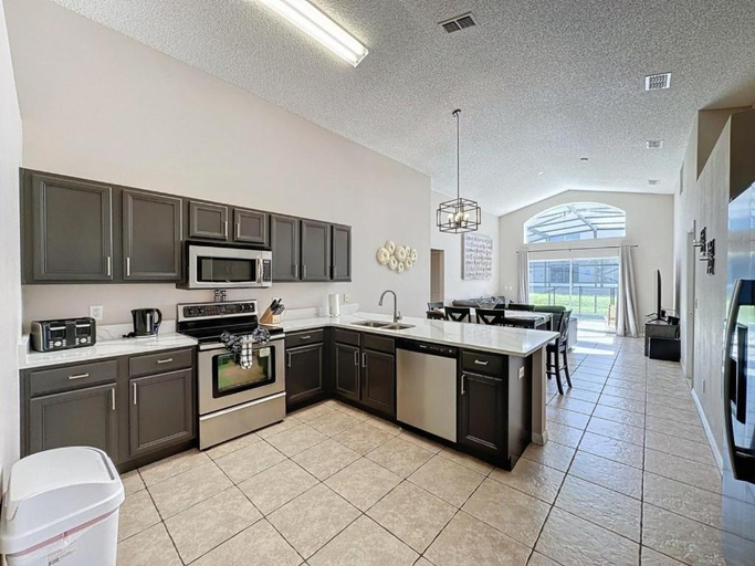 Others 5, Five Star Home Private Pool & Jaccuzzi*Free Wi-Fi*, Osceola