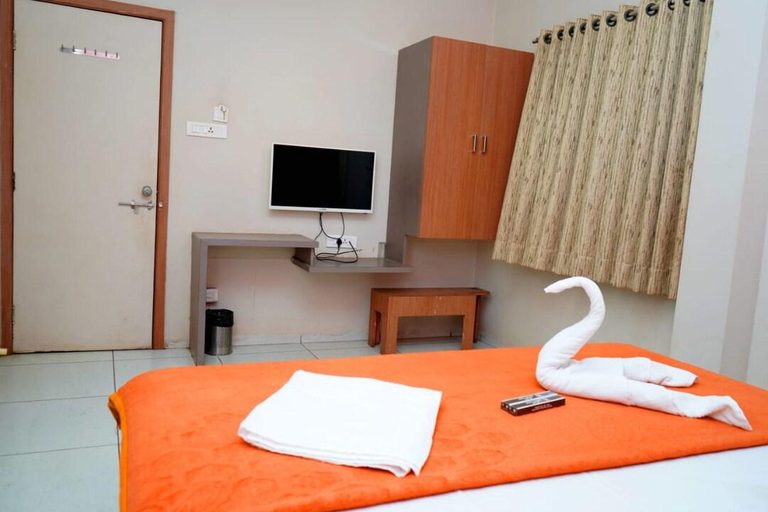 Bedroom 3, Central Lodge, Kolhapur