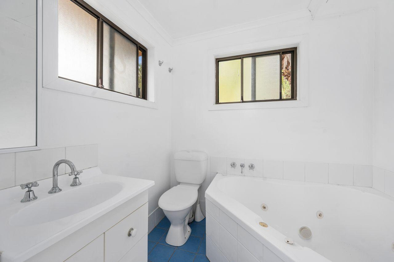 Bathroom 4, Hibiscus Tropic Lodge, Coffs Harbour - Pt A