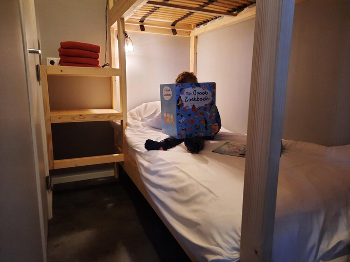 Bedroom 2, Lodge in Drenthe with Scenic Veranda, De Wolden