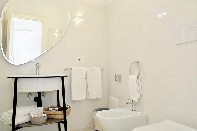 Bathroom 3, Relais Corte Palmieri & Il Chiostro - Residenza d'Epoca, Lecce