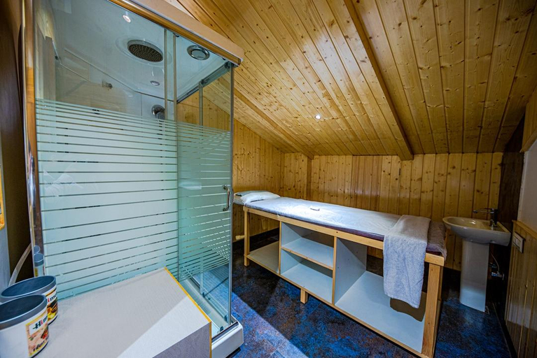 Bathroom, Sun Park Boutique & Spa (Centrally Heated), Kullu