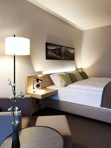 Bedroom 3, Dorint Hotel & Sportresort Arnsberg/Sauerland, Hochsauerlandkreis