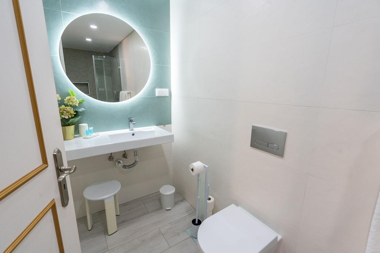 Bathroom 3, Luz Beach Apartments, Lagos