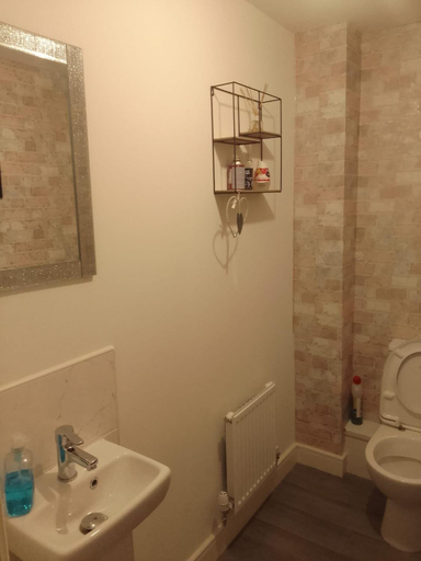Bathroom 2, Apartment Sleeps 10 - Contractors Long Stays WiFi, Walsall