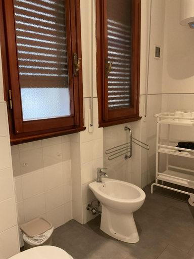 Bathroom 3, ORO B22 , Florence