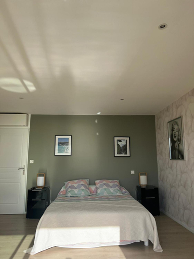 Bedroom 3, le rocher, Corse-du-Sud