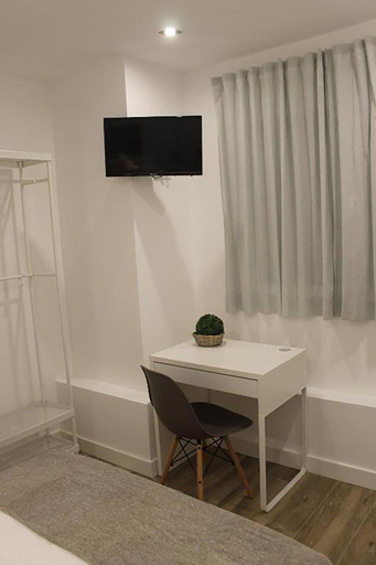 Others 5, Hostal royal begona, Madrid
