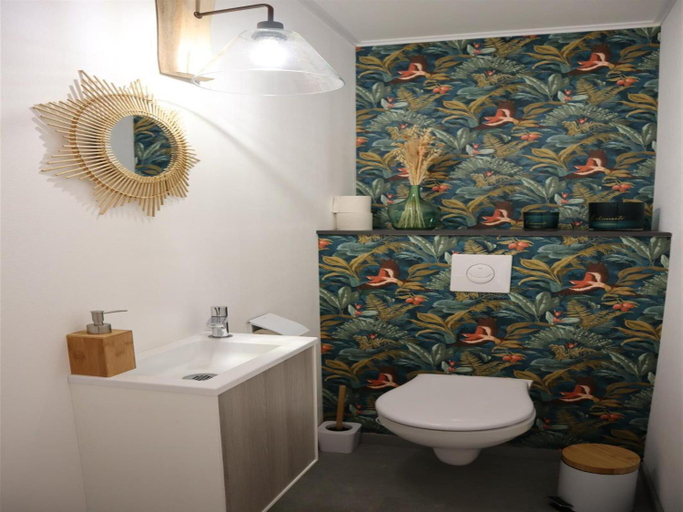 Bathroom 3, Apartment in Nieuwpoort near Beach  Marina, West-Vlaanderen