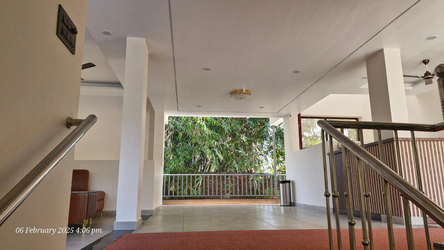 Public Area 3, The Gooseneck Hotel and Restaurant, Dehradun